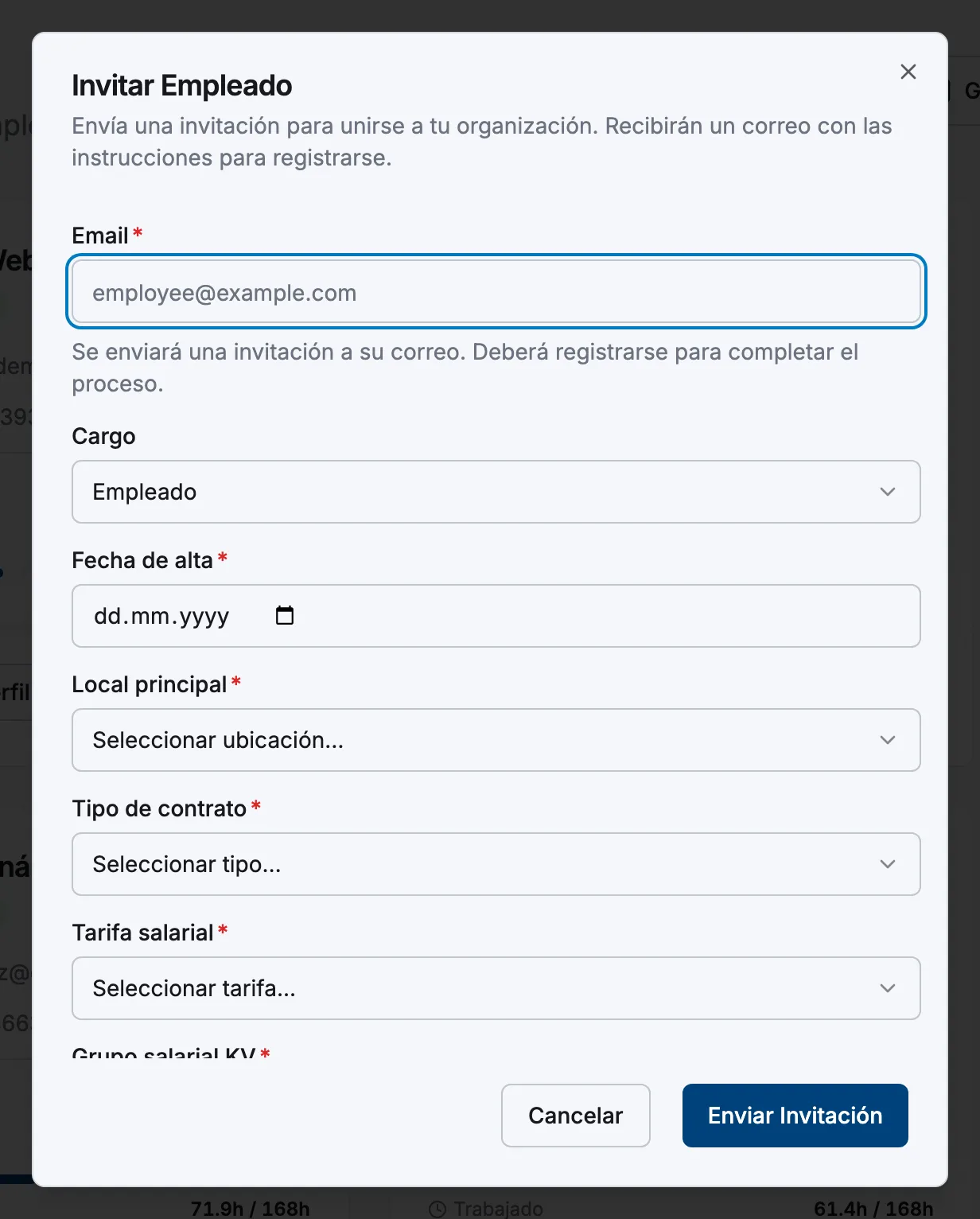 El cuadro de diálogo de invitar empleado con los campos de correo y de empleo